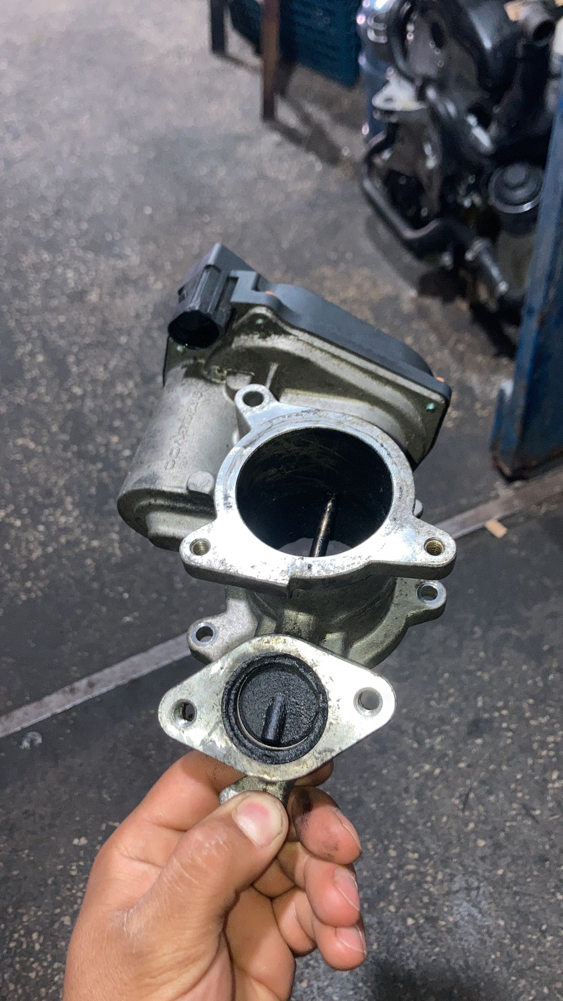 audi a4 2.0 tdı bre motor elektirikli egr valfi cıkma orjinal