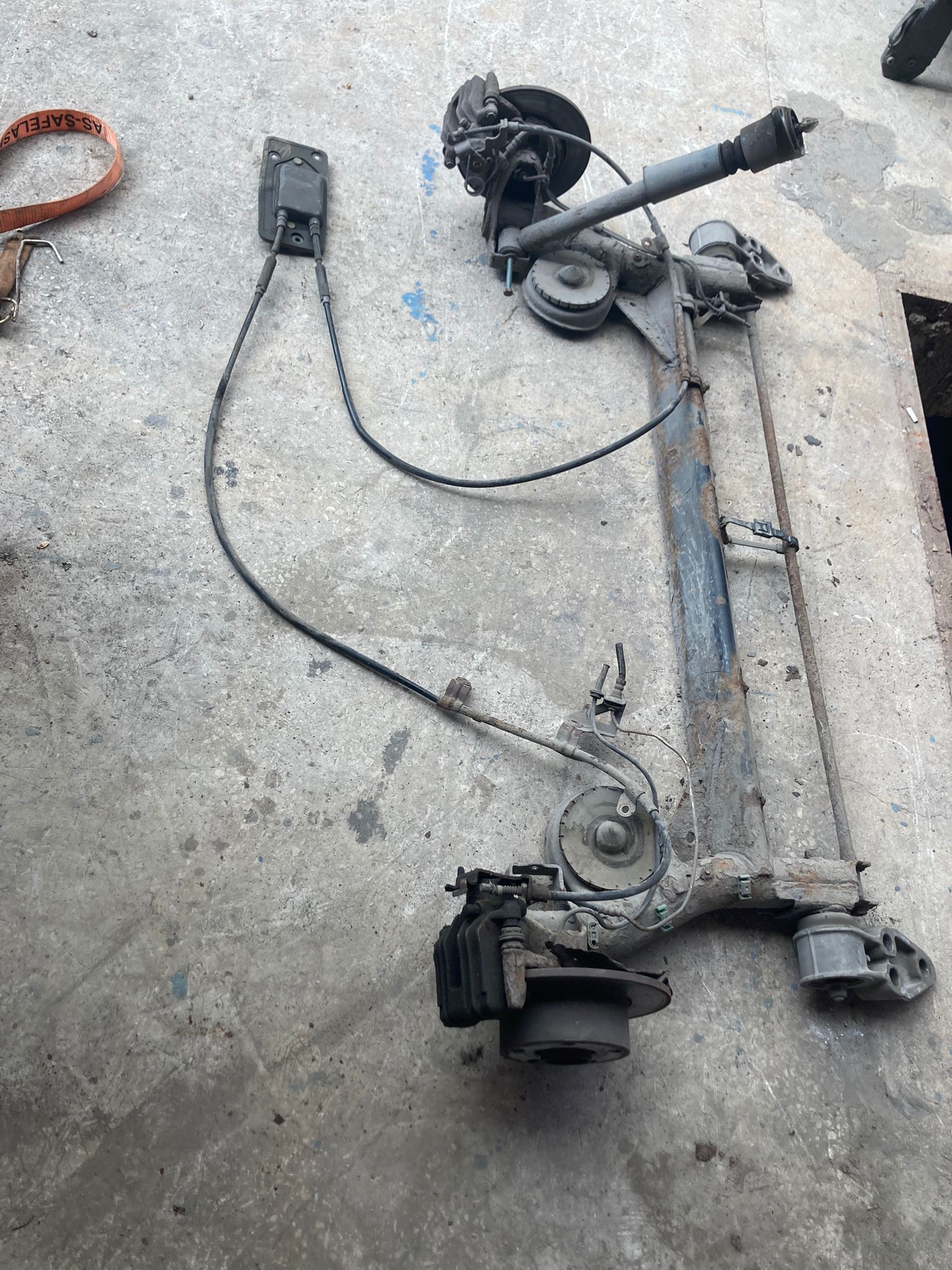 audi a4 arka dingil komple cıkma orjinal hatasız
