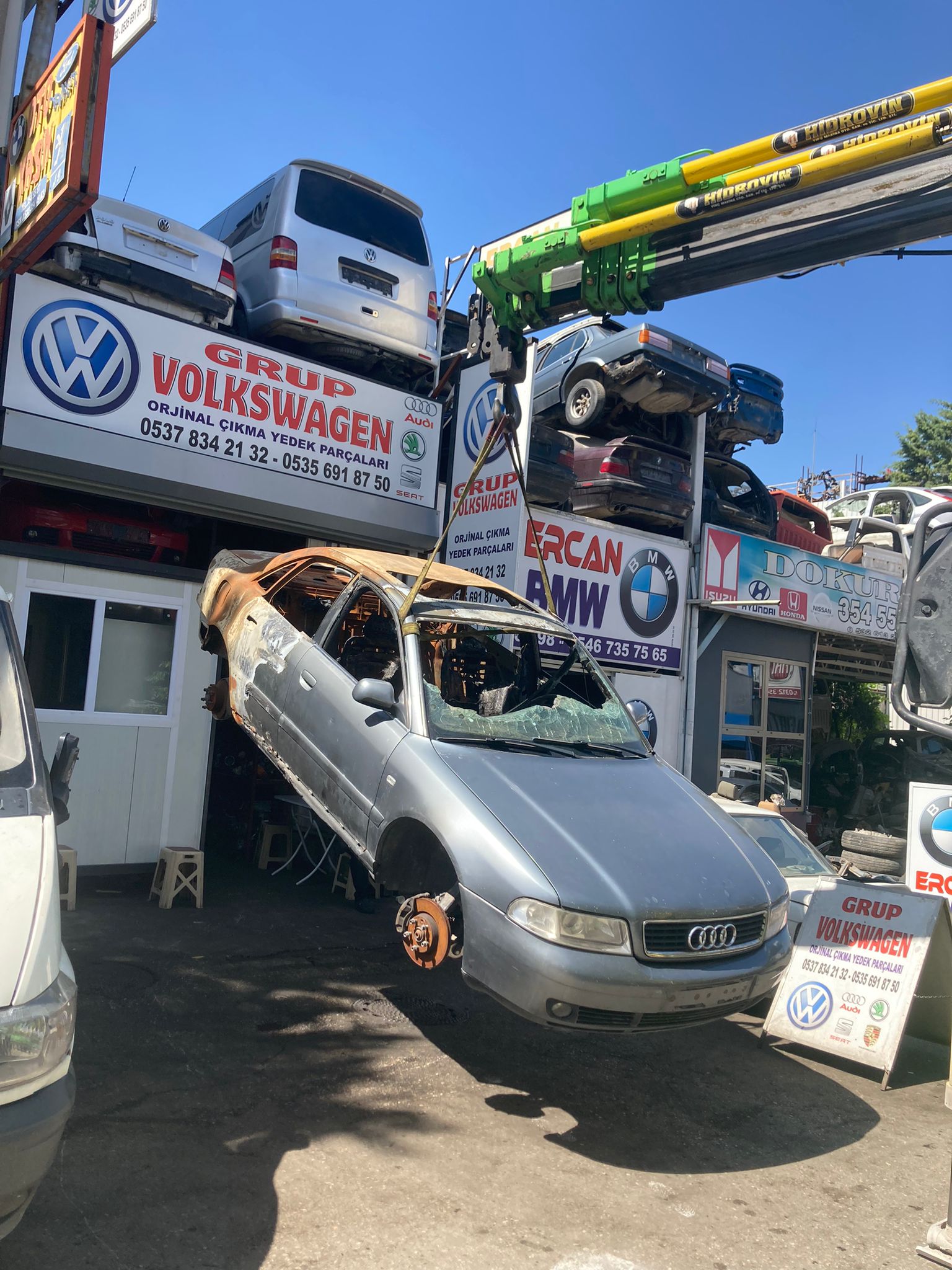 audi a4 cıkma orjinal parcaları ön parcalar motor sanzuman alt takım kaput camurluk far tampon