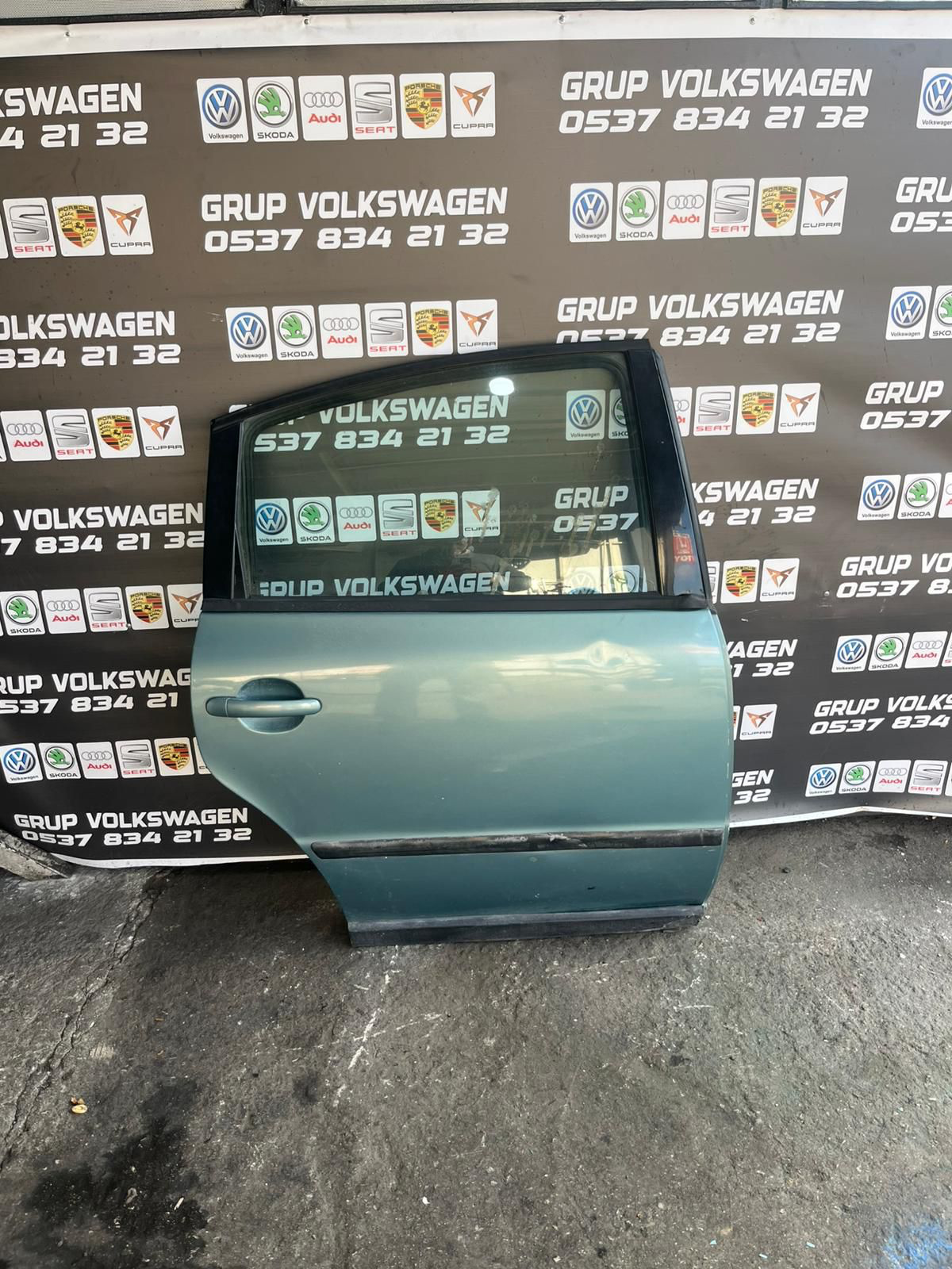 Passat sağ arka kapı çıkma orijinal