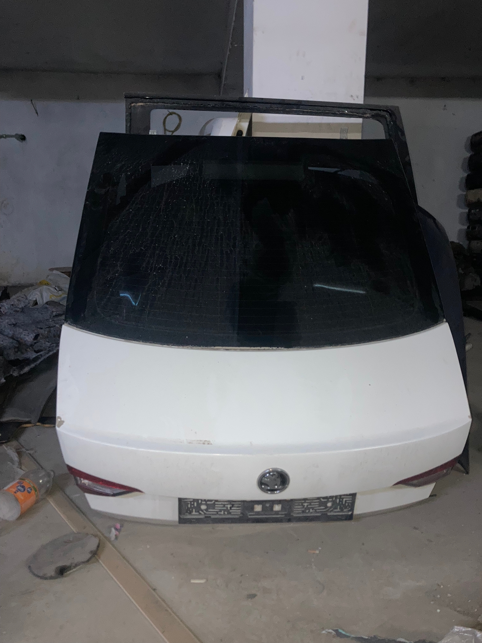skoda süperb cıkma orjinal hatasız bagaj  kapı