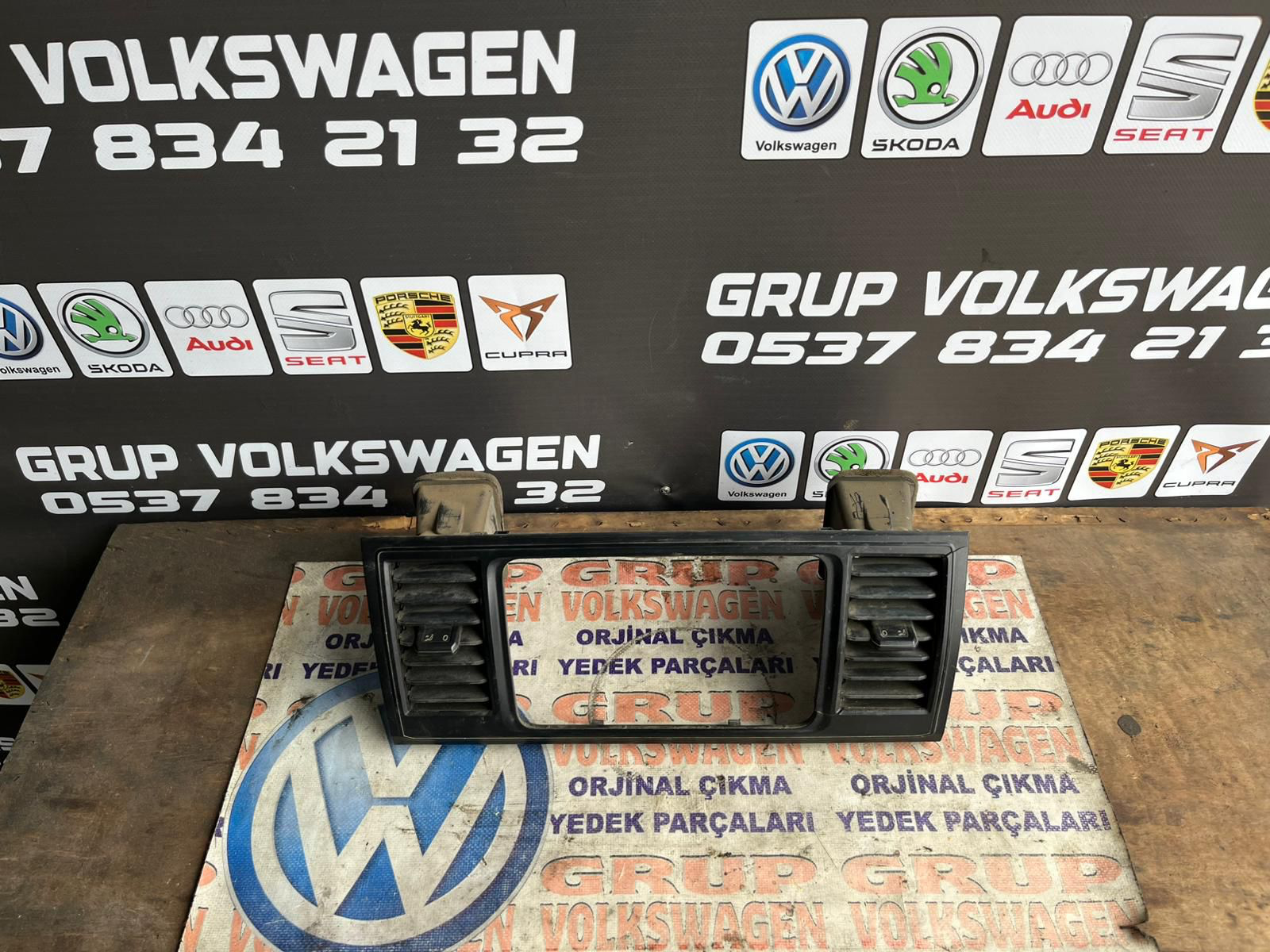 Transporter t7 göğüs orta ızgara çıkma orijinal