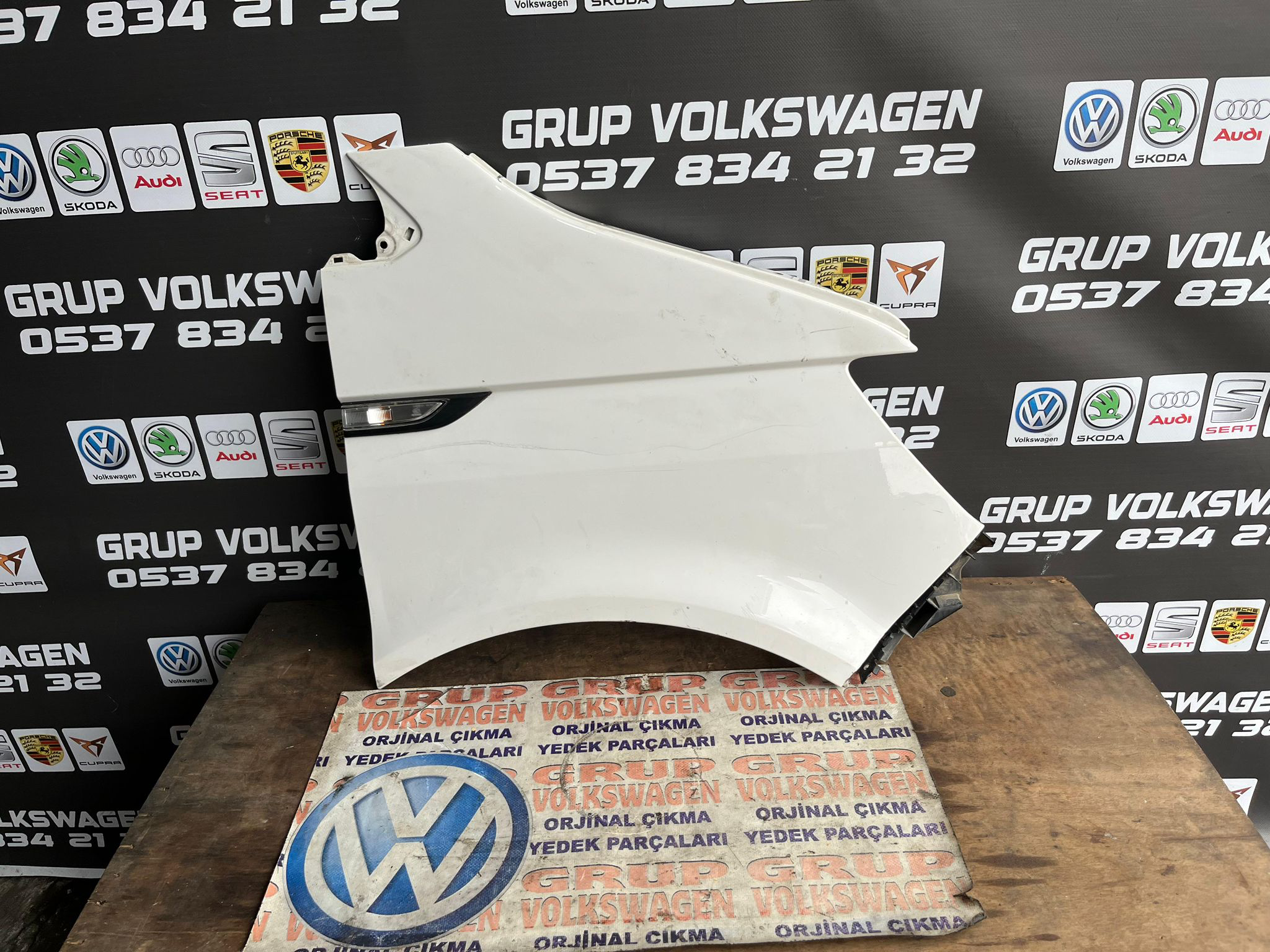 Transporter t7 sağ çamurluk çıkma orijinal