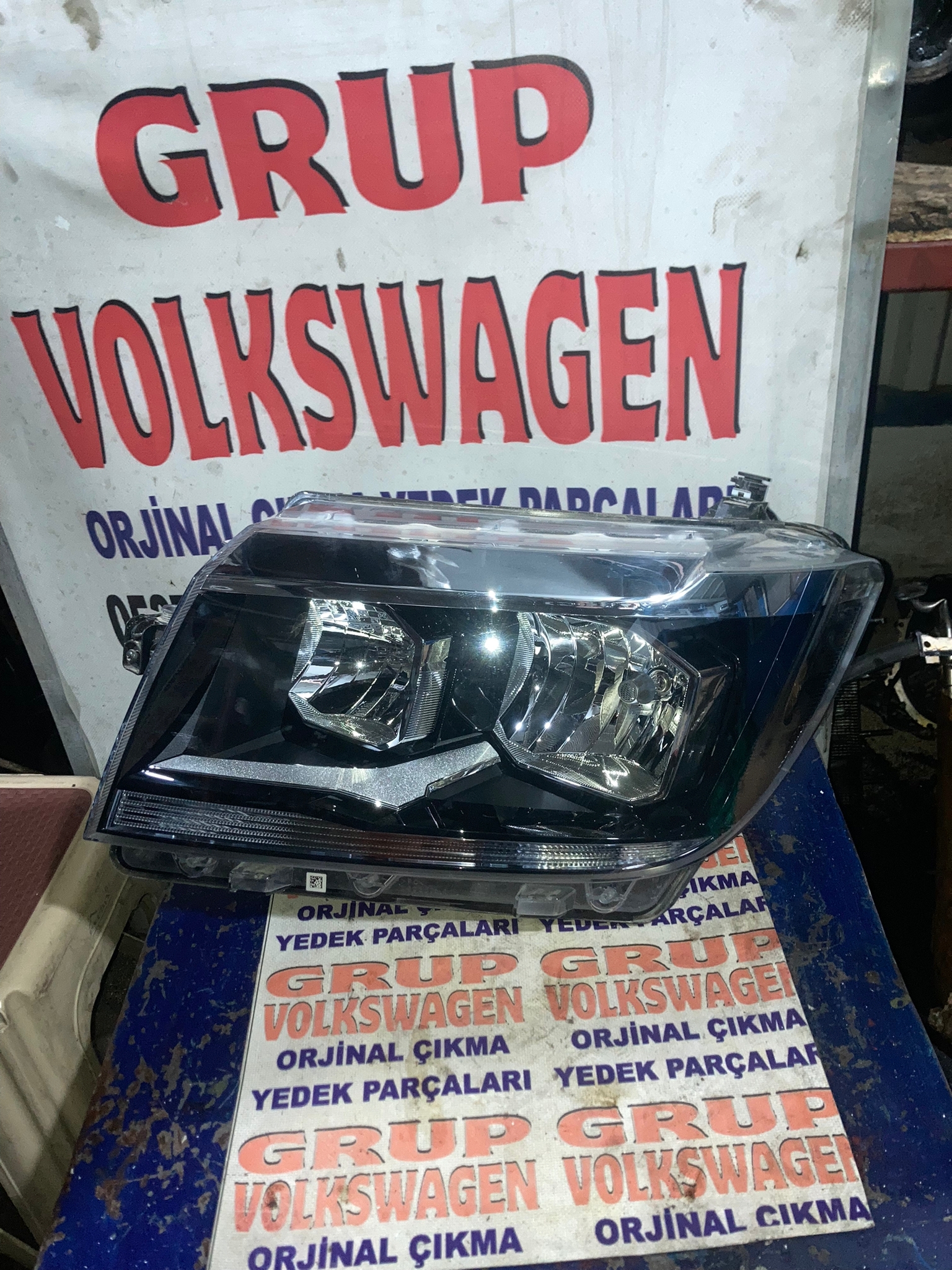 volswagen crafter sol ön far cıkma orjinal
